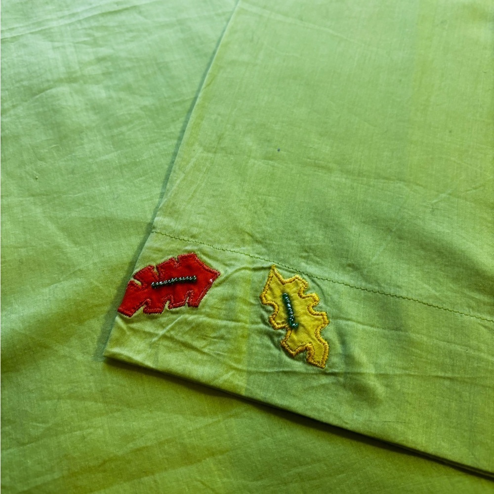 Michael Simon XL Lime Embroidered Chameleon Top NWT - Picture 8 of 15